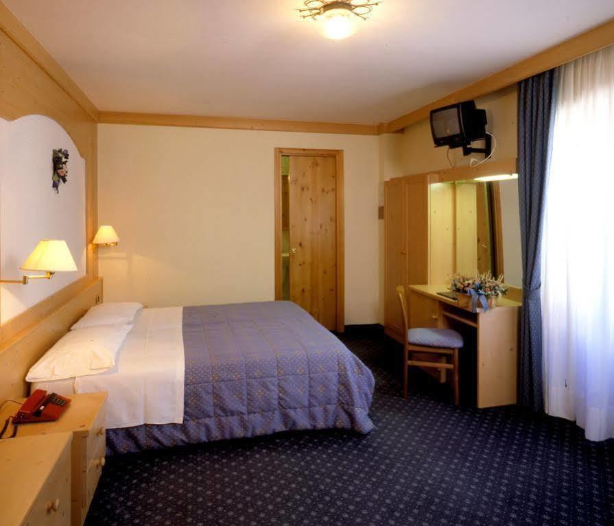 Hotel San Martino San Martino Di Castrozza Esterno foto